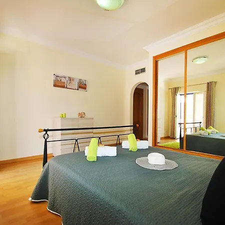 公寓 Paphos By Algarve Vacation